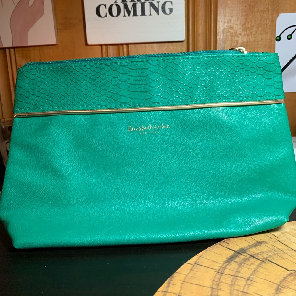 Elizabeth Arden 11” Teal Makeup Bag